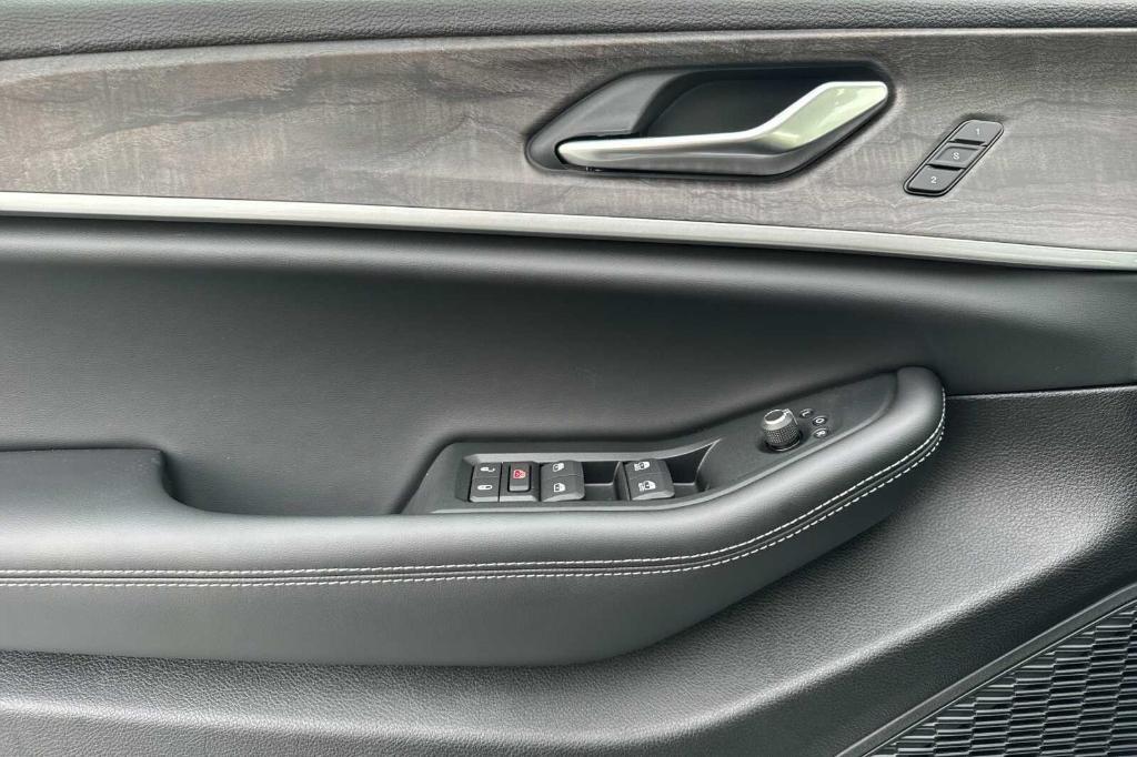 new 2025 Jeep Grand Cherokee car, priced at $49,415