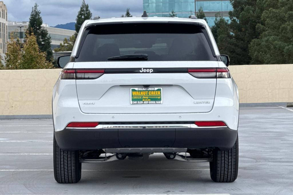 new 2025 Jeep Grand Cherokee car, priced at $49,415