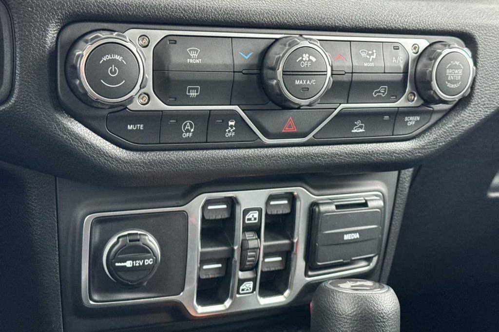 new 2026 Jeep Wrangler car, priced at $47,355