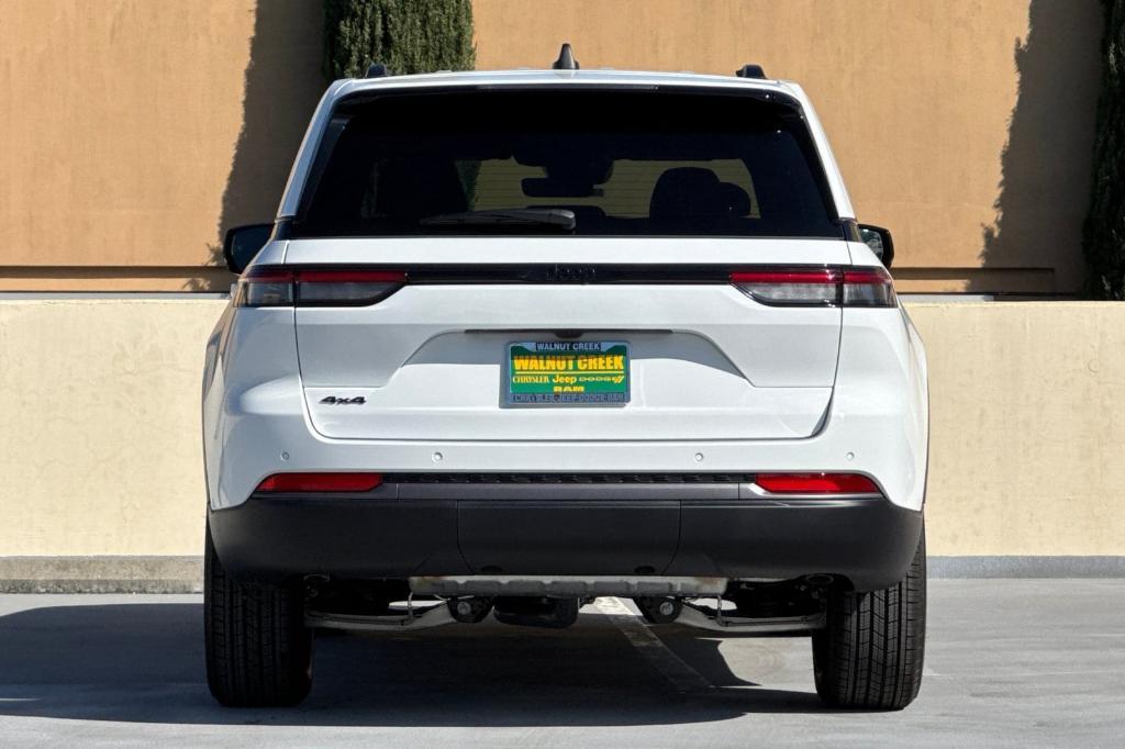 new 2026 Jeep Grand Cherokee car, priced at $48,967