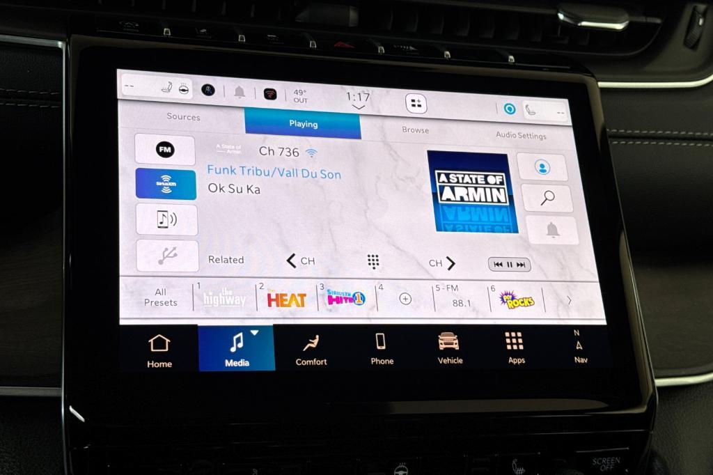 new 2025 Jeep Grand Cherokee car, priced at $47,995