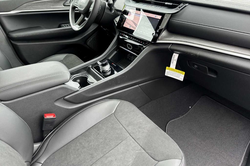new 2026 Jeep Grand Cherokee car, priced at $47,567