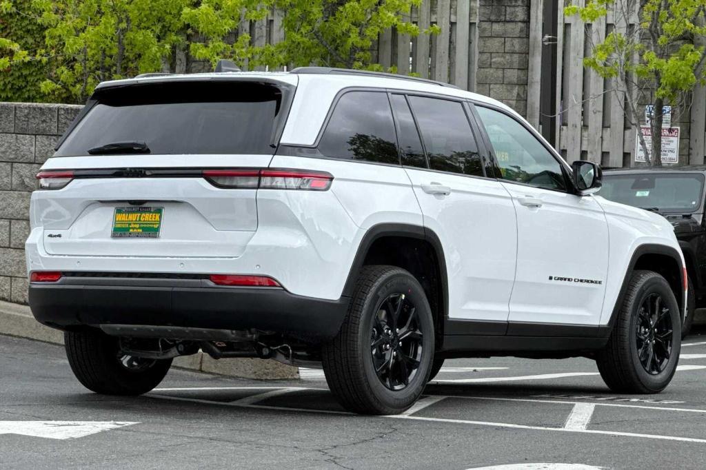 new 2026 Jeep Grand Cherokee car, priced at $47,567