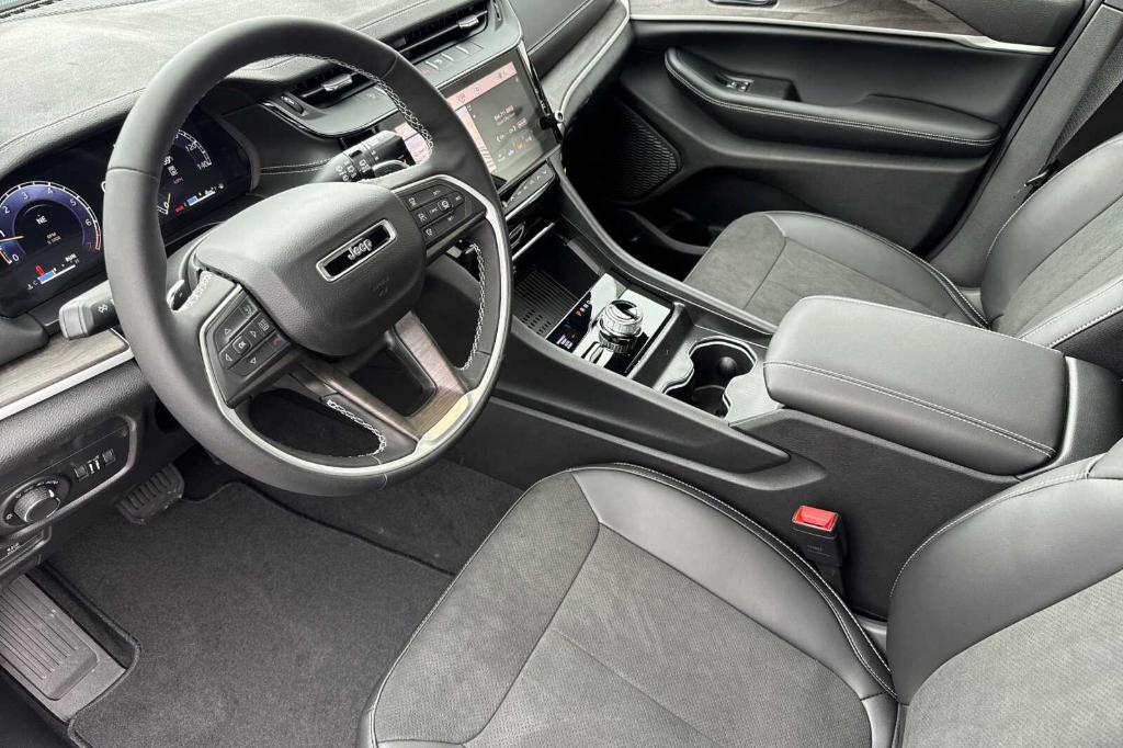 new 2026 Jeep Grand Cherokee car, priced at $47,567