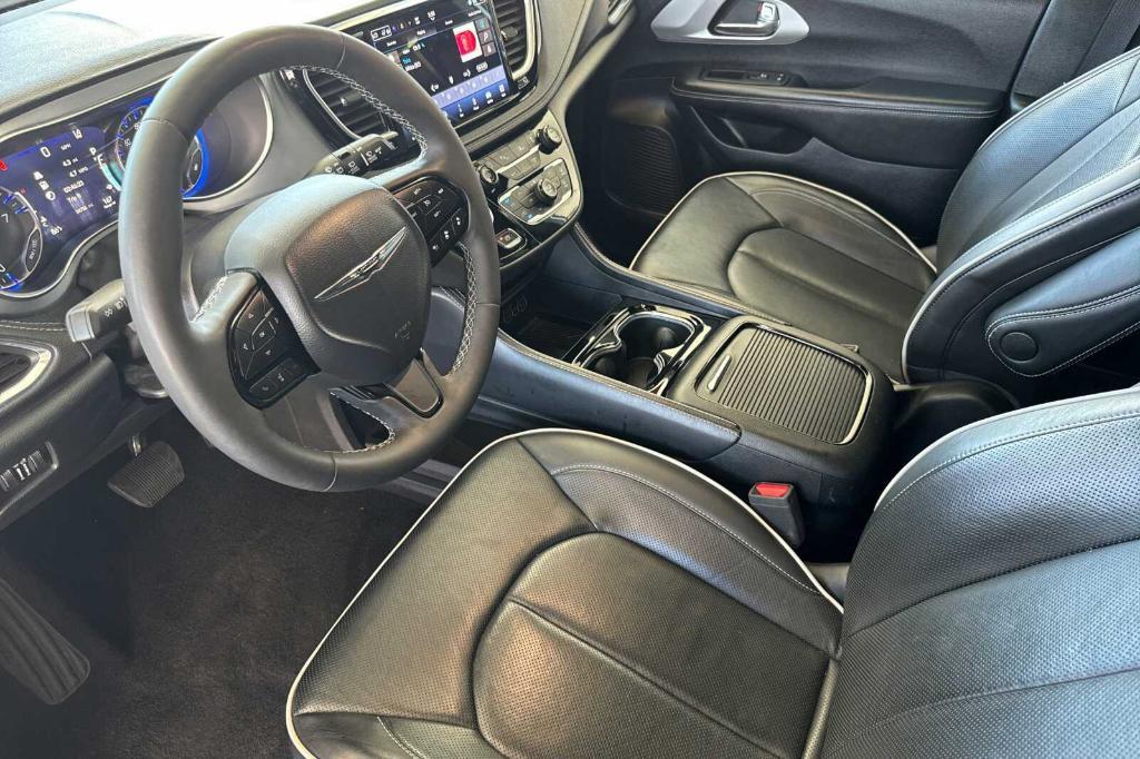 used 2025 Chrysler Pacifica car, priced at $36,000