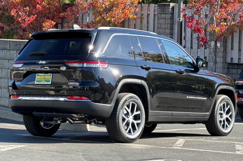 new 2025 Jeep Grand Cherokee car, priced at $47,495