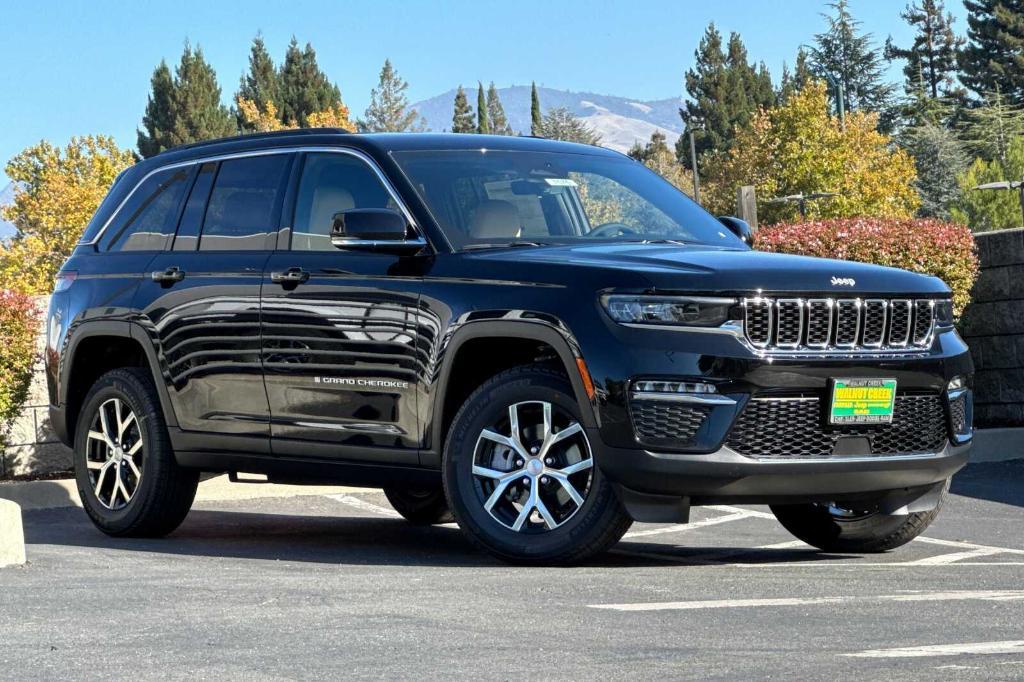 new 2025 Jeep Grand Cherokee car, priced at $47,495