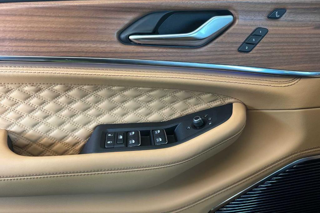 new 2026 Jeep Grand Cherokee car, priced at $63,590