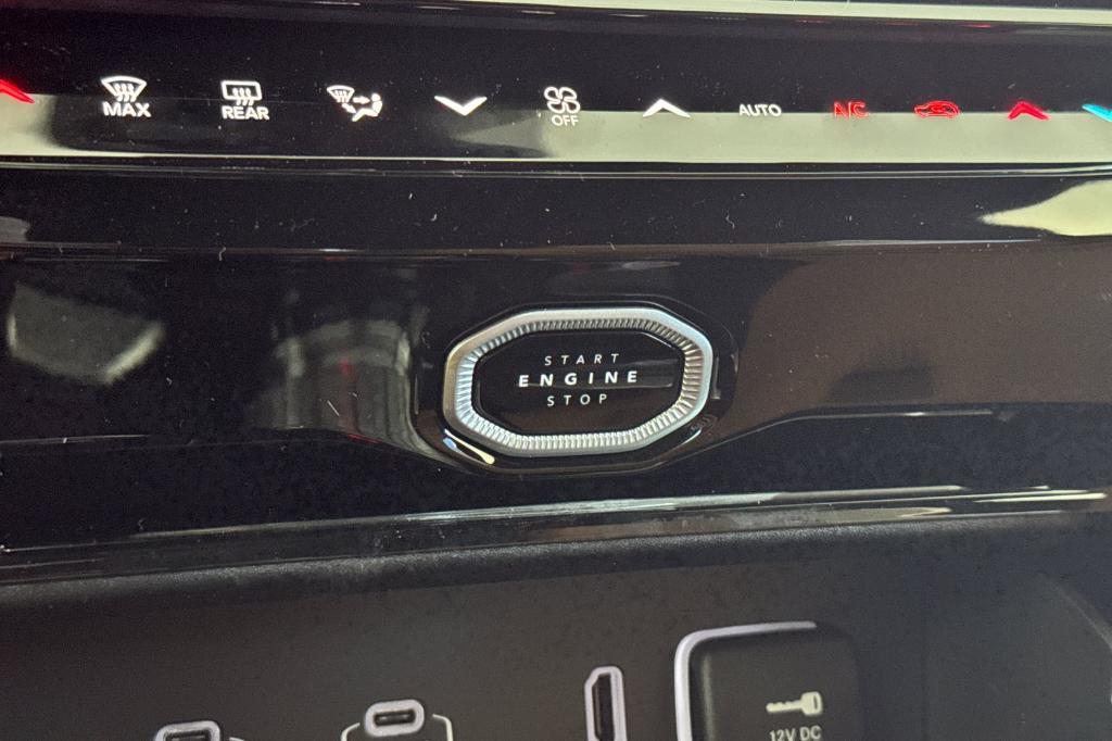 new 2026 Jeep Grand Cherokee car, priced at $63,590