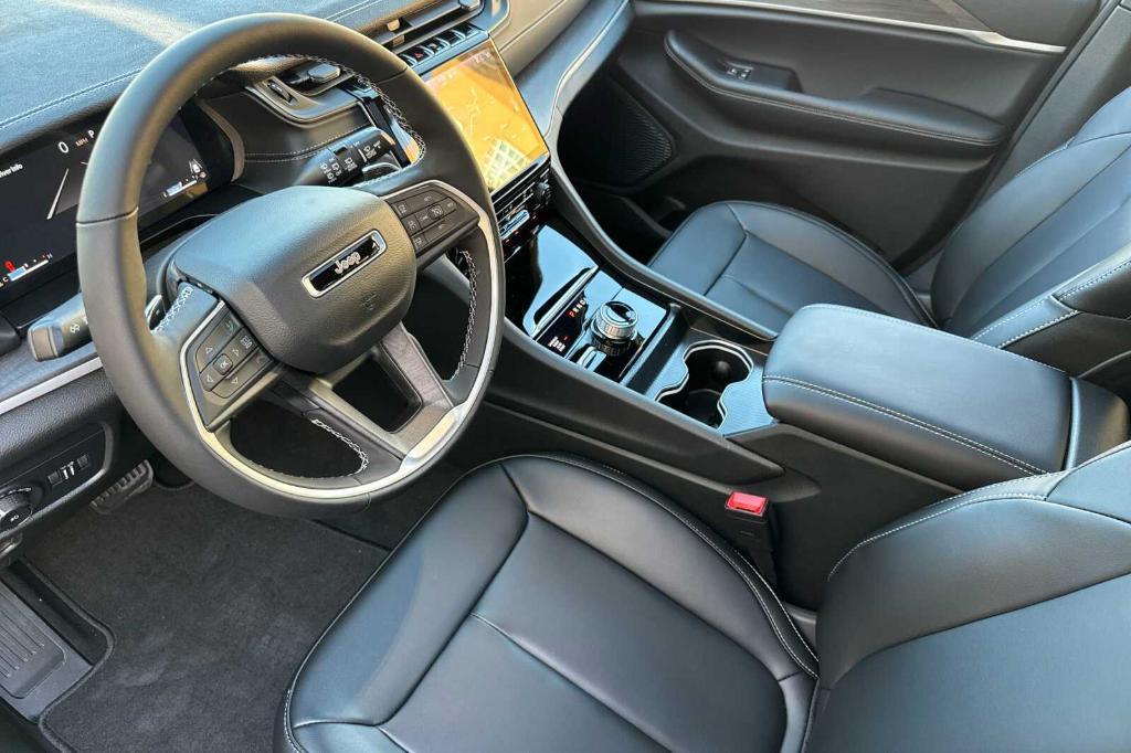 new 2025 Jeep Grand Cherokee car, priced at $50,010