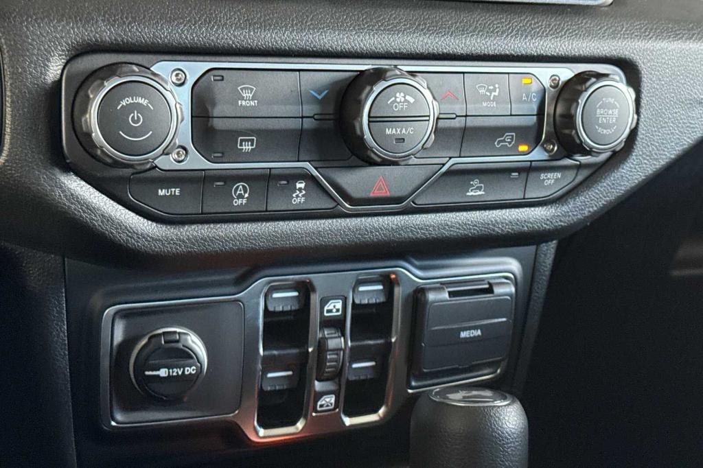 new 2026 Jeep Wrangler car, priced at $44,935