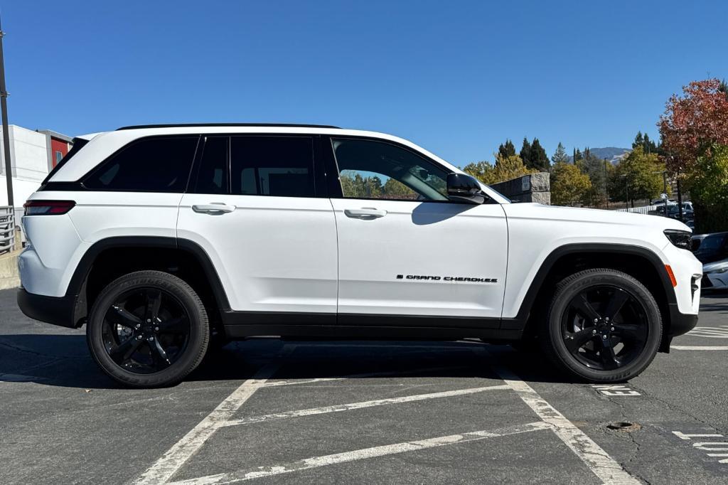 new 2025 Jeep Grand Cherokee car, priced at $48,275