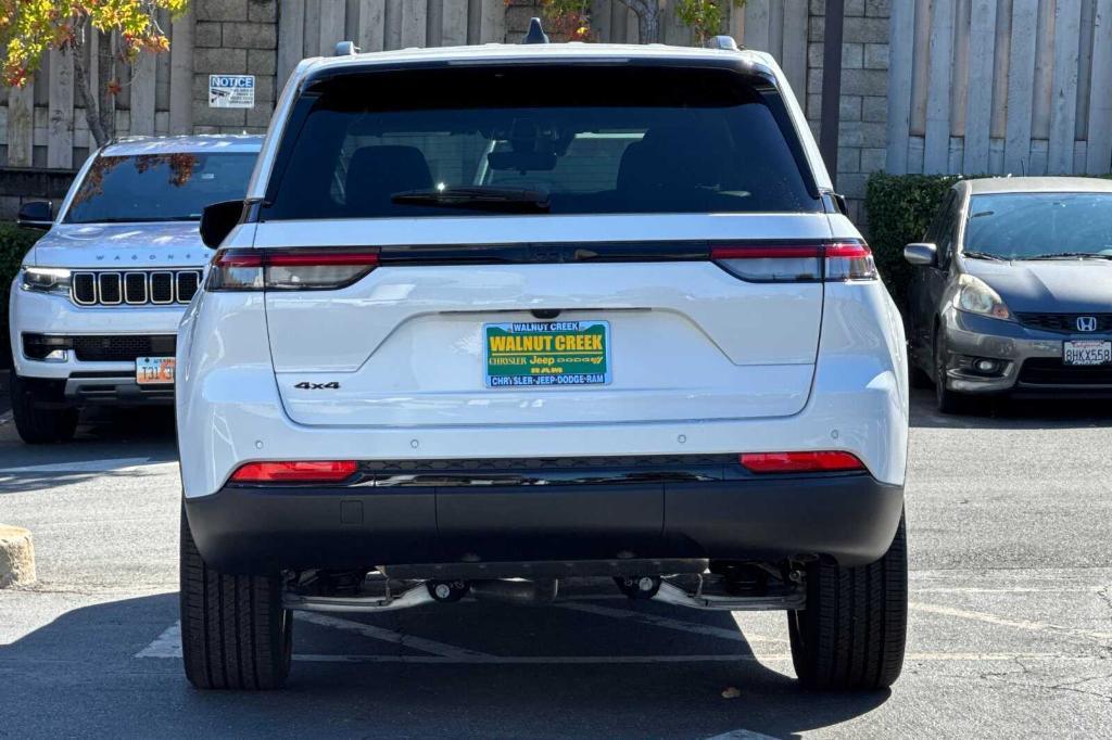 new 2025 Jeep Grand Cherokee car, priced at $48,275