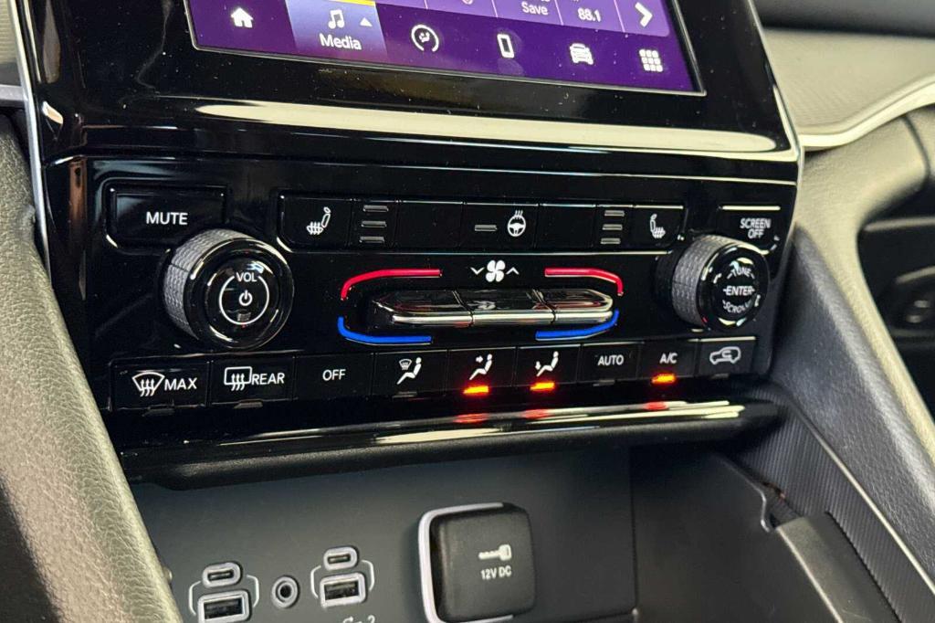 new 2025 Jeep Grand Cherokee car, priced at $48,275