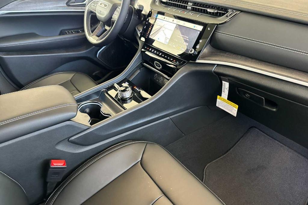 new 2026 Jeep Grand Cherokee car, priced at $50,580