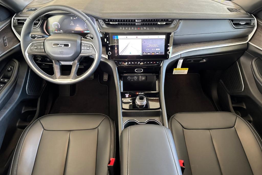 new 2026 Jeep Grand Cherokee car, priced at $50,580