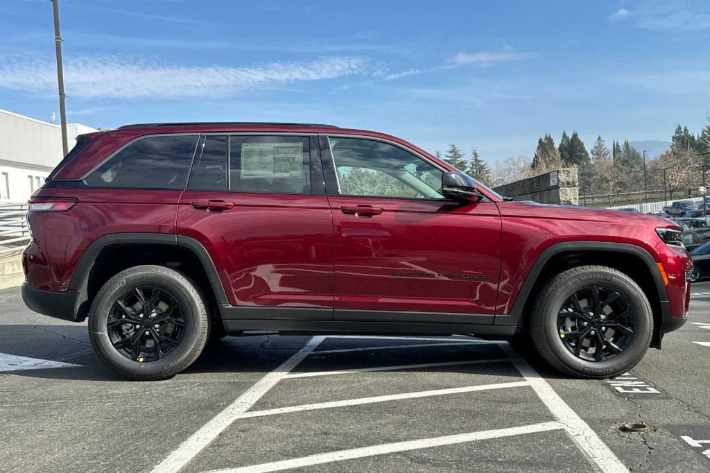 new 2026 Jeep Grand Cherokee car, priced at $47,930