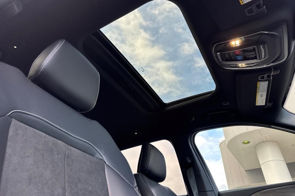 new 2026 Jeep Grand Cherokee car, priced at $47,930