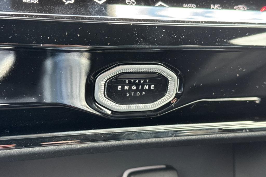 new 2026 Jeep Grand Cherokee car, priced at $47,930