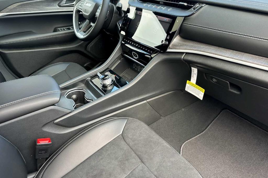 new 2026 Jeep Grand Cherokee car, priced at $47,930