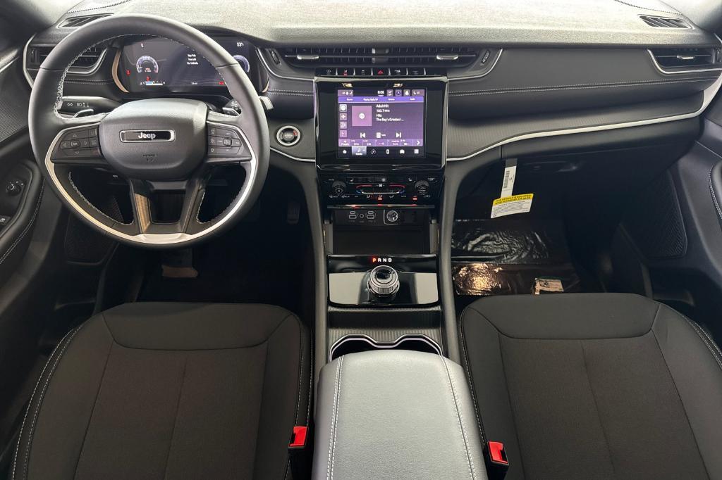 new 2026 Jeep Grand Cherokee car, priced at $45,080