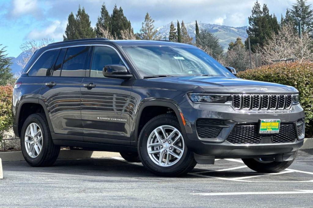 new 2026 Jeep Grand Cherokee car, priced at $45,080