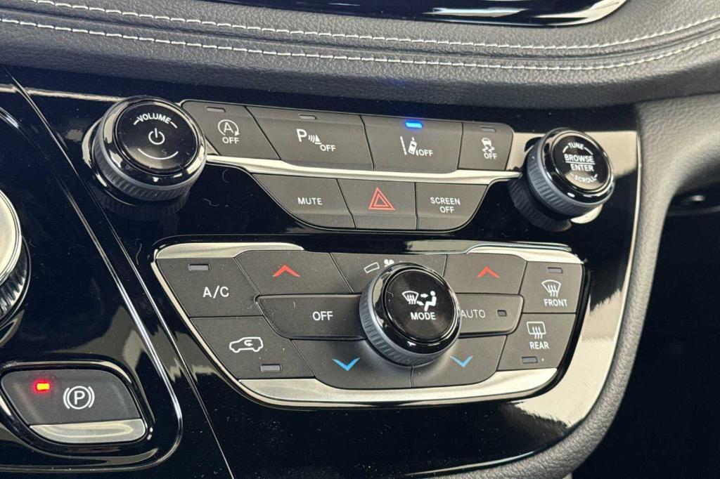 new 2026 Chrysler Pacifica car, priced at $57,735