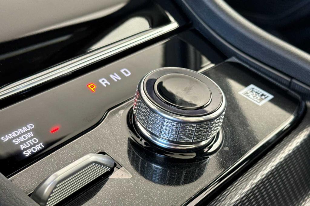 new 2026 Jeep Grand Cherokee car, priced at $49,985