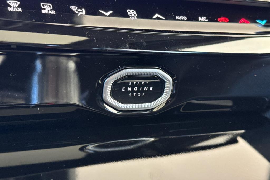 new 2026 Jeep Grand Cherokee car, priced at $49,985