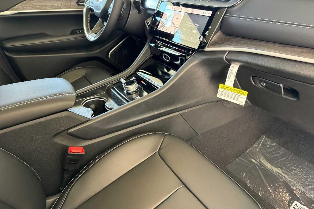 new 2026 Jeep Grand Cherokee car, priced at $49,985