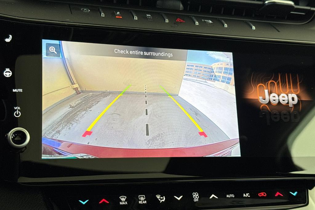 new 2026 Jeep Grand Cherokee car, priced at $49,985