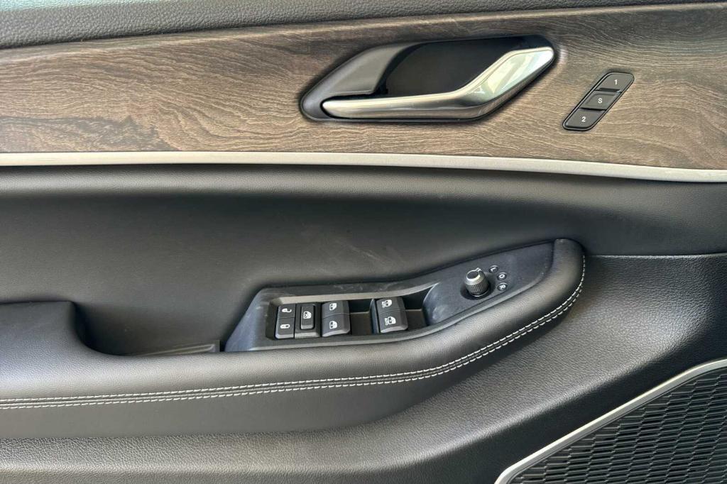 new 2026 Jeep Grand Cherokee car, priced at $49,985