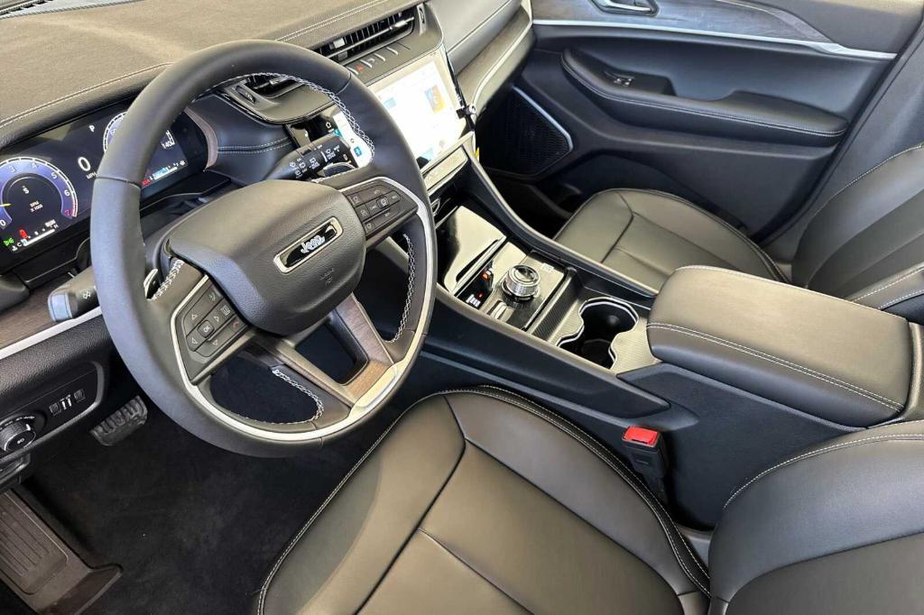 new 2026 Jeep Grand Cherokee car, priced at $49,985