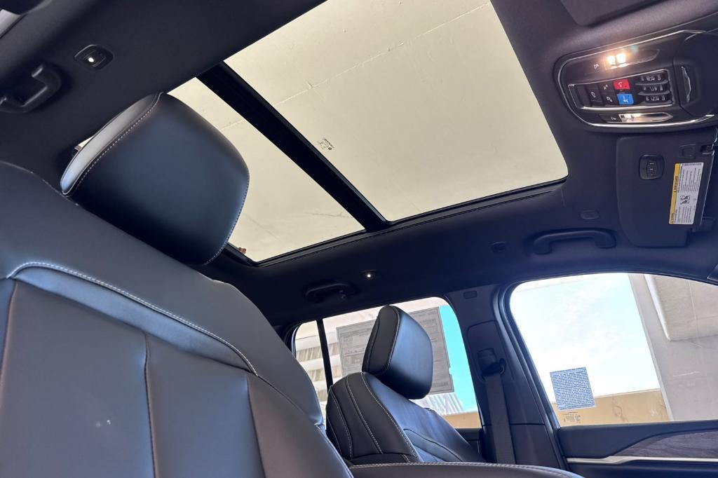 new 2026 Jeep Grand Cherokee car, priced at $49,985