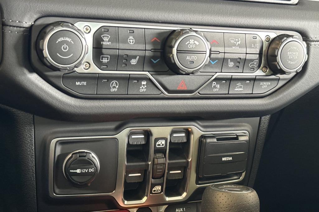 new 2026 Jeep Gladiator car, priced at $61,191