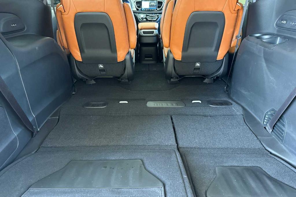 new 2026 Chrysler Pacifica car, priced at $58,785
