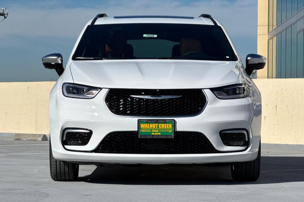 new 2026 Chrysler Pacifica car, priced at $58,785