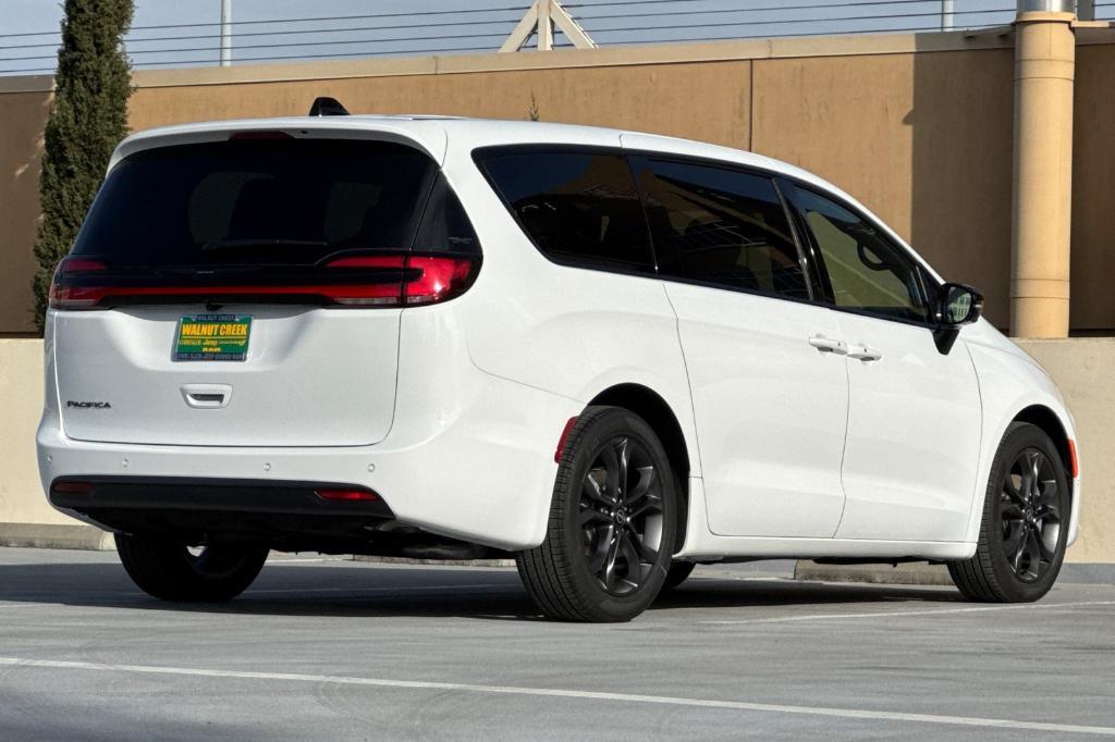 new 2026 Chrysler Pacifica car, priced at $47,865