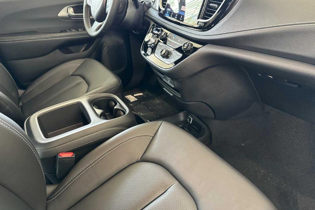new 2026 Chrysler Pacifica car, priced at $47,865