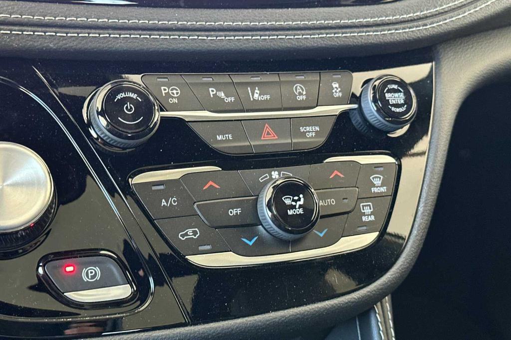 new 2025 Chrysler Pacifica car, priced at $48,535