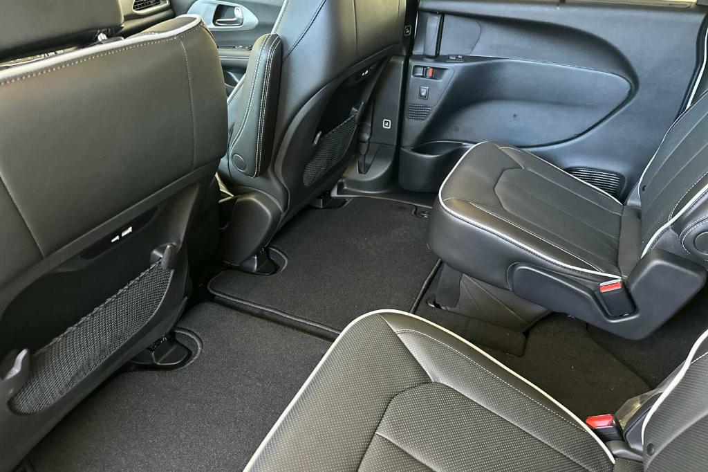 new 2025 Chrysler Pacifica car, priced at $48,535