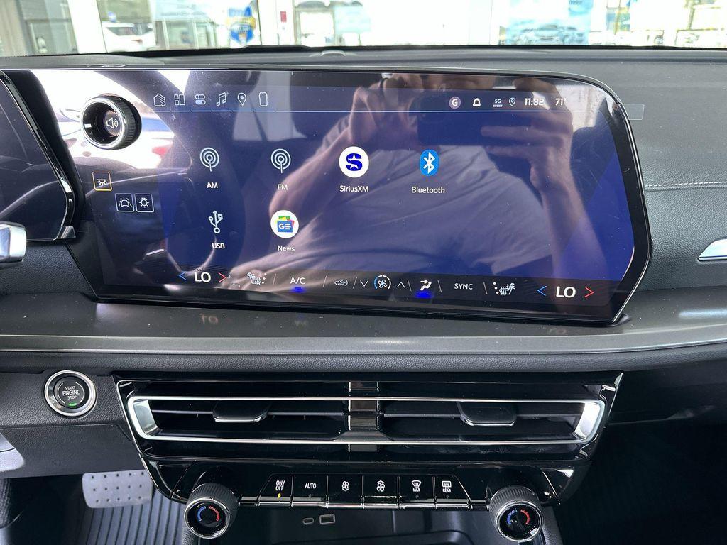 new 2026 Chevrolet Traverse car, priced at $40,400