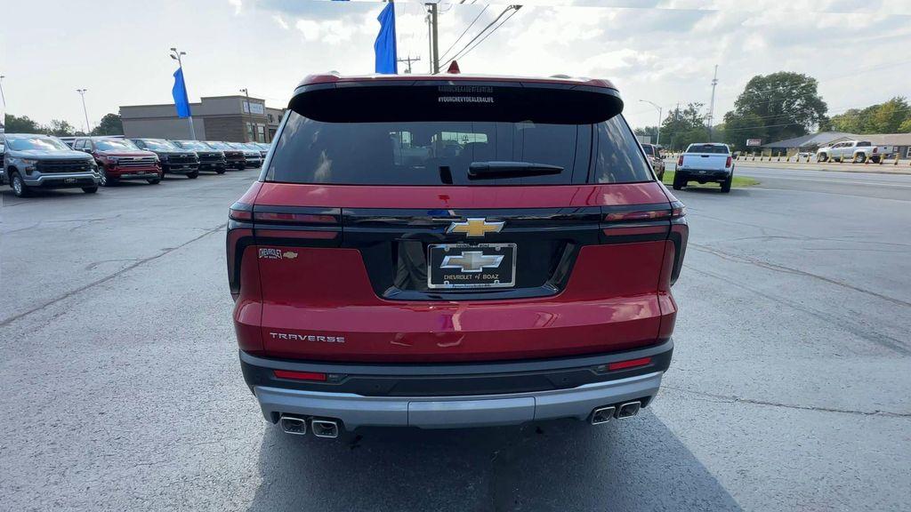 new 2026 Chevrolet Traverse car, priced at $40,400