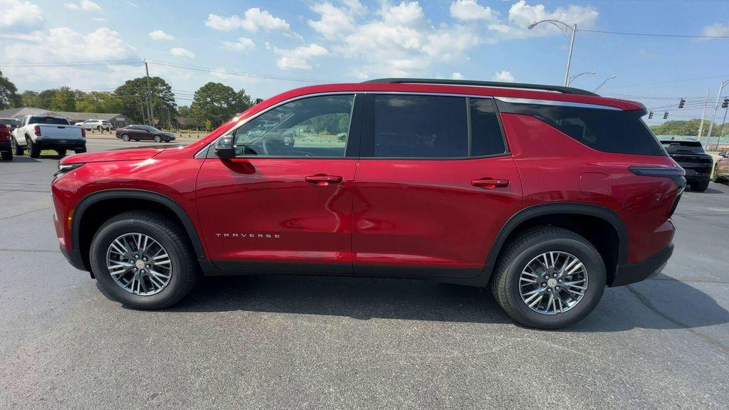 new 2026 Chevrolet Traverse car, priced at $40,400