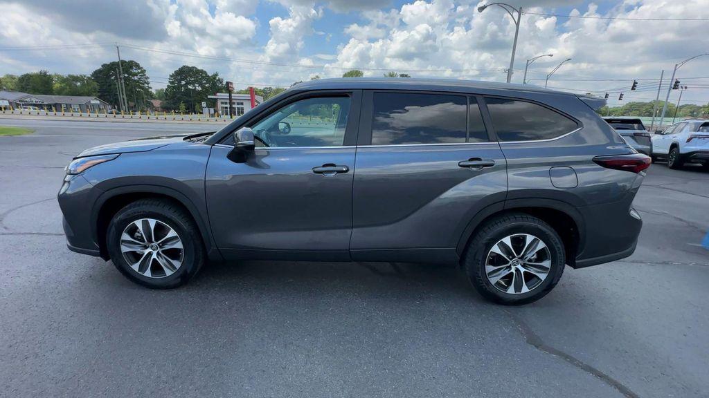 used 2024 Toyota Highlander car, priced at $37,968