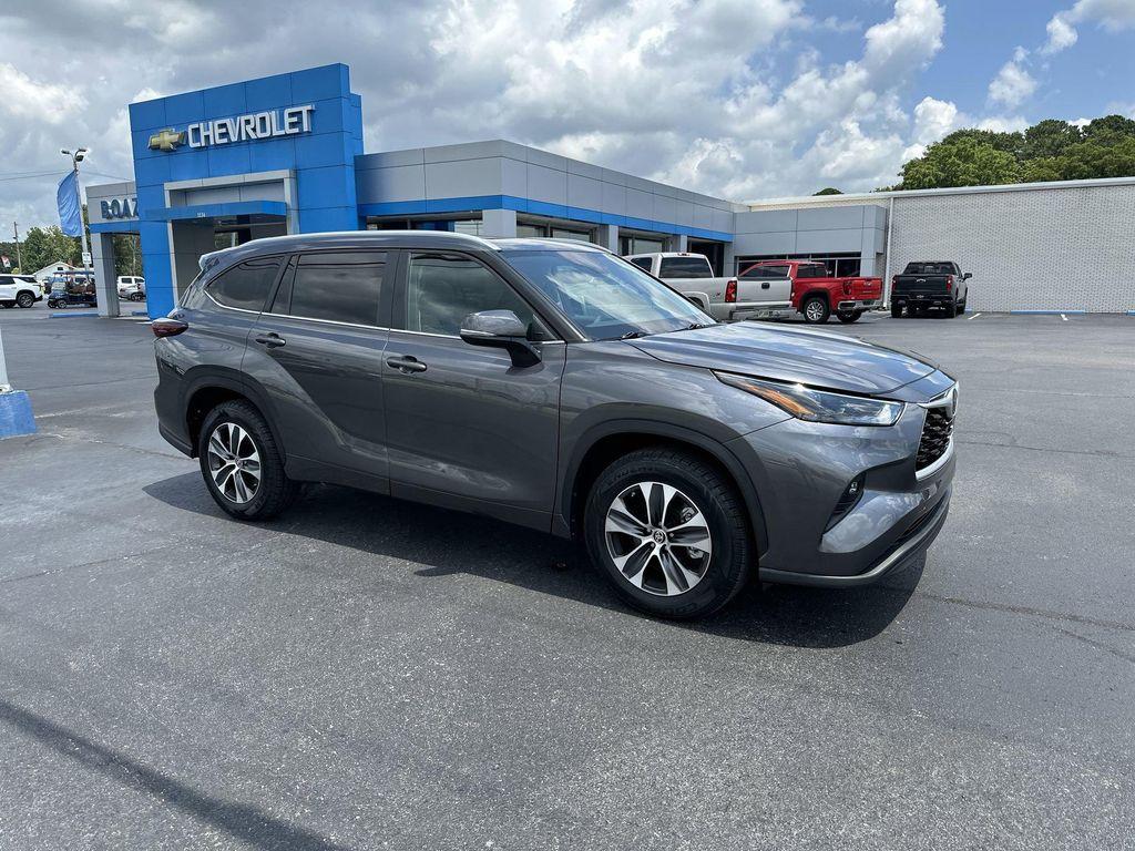 used 2024 Toyota Highlander car, priced at $36,968
