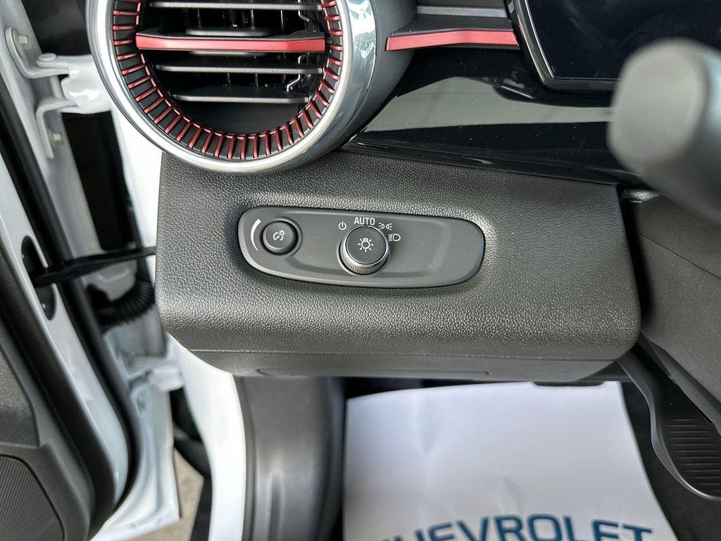 new 2025 Chevrolet Trax car, priced at $25,443