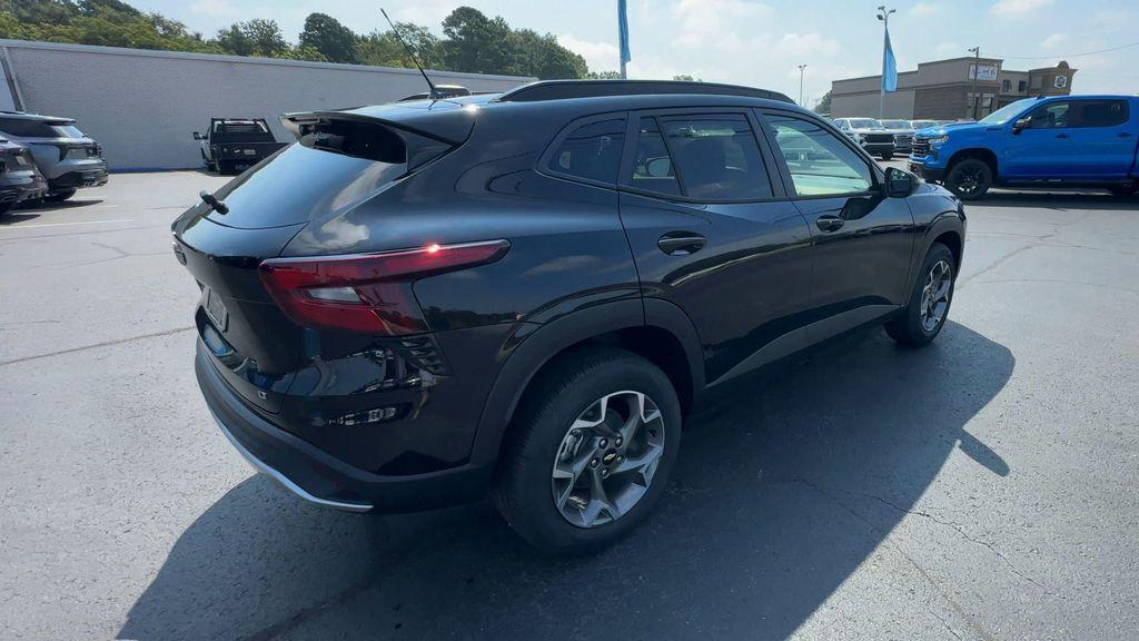 new 2025 Chevrolet Trax car, priced at $23,952