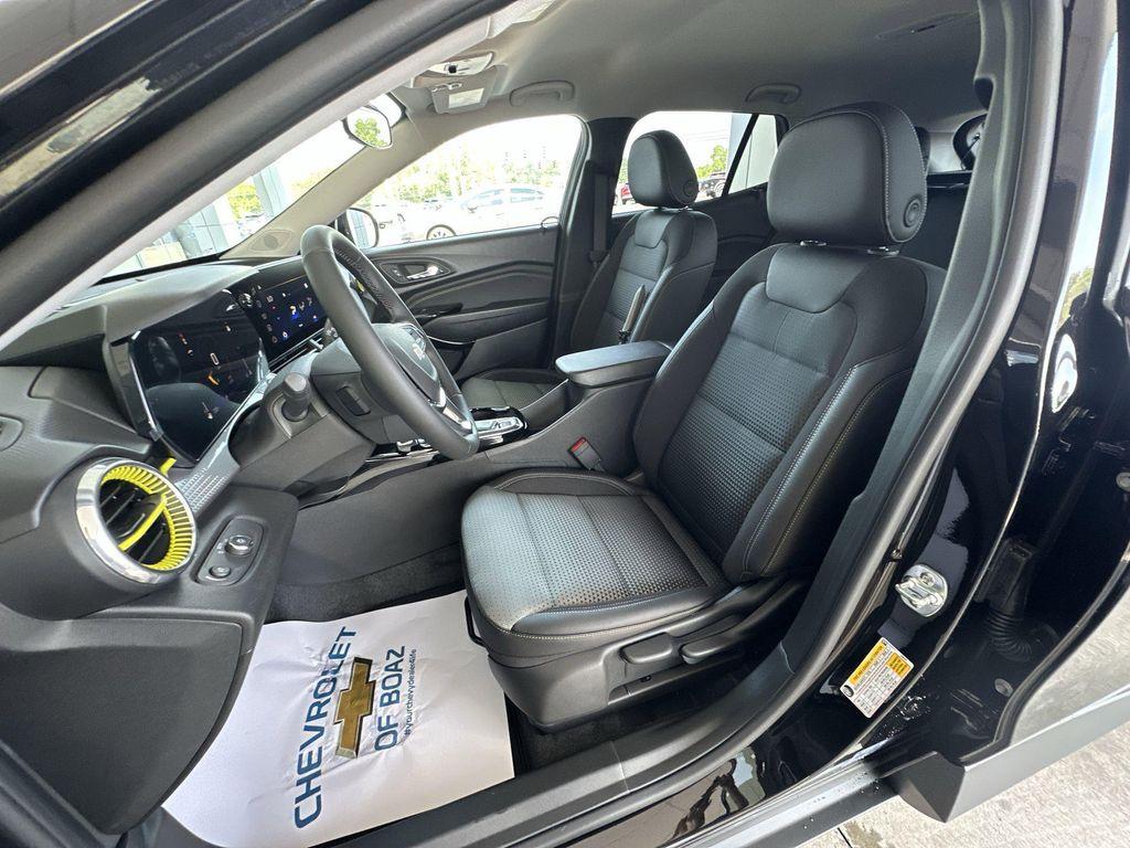 new 2025 Chevrolet Trax car, priced at $23,952