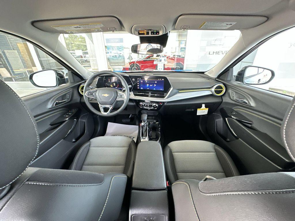 new 2025 Chevrolet Trax car, priced at $23,952